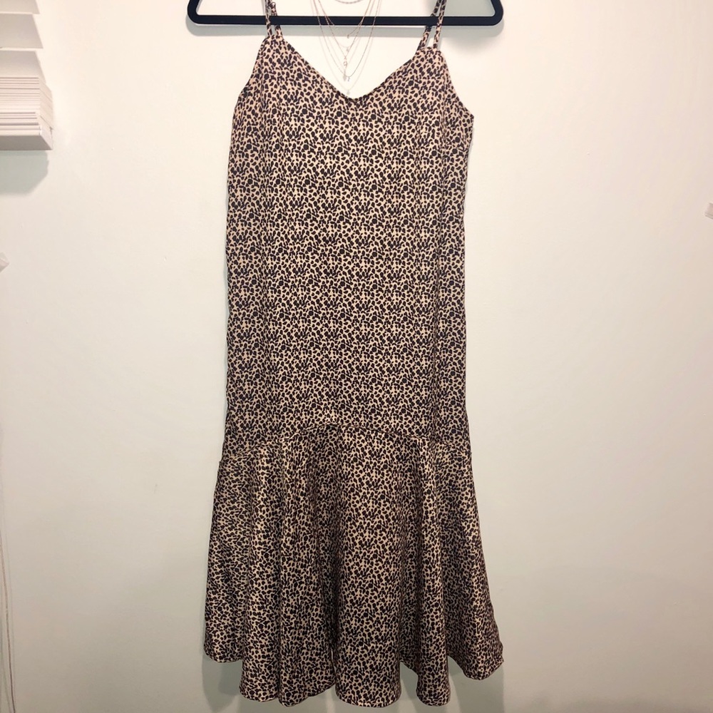 ✨UO GIANNA LEOPARD PRINT RUFFLE MIDI DRESS ✨ - Picture 3 of 6